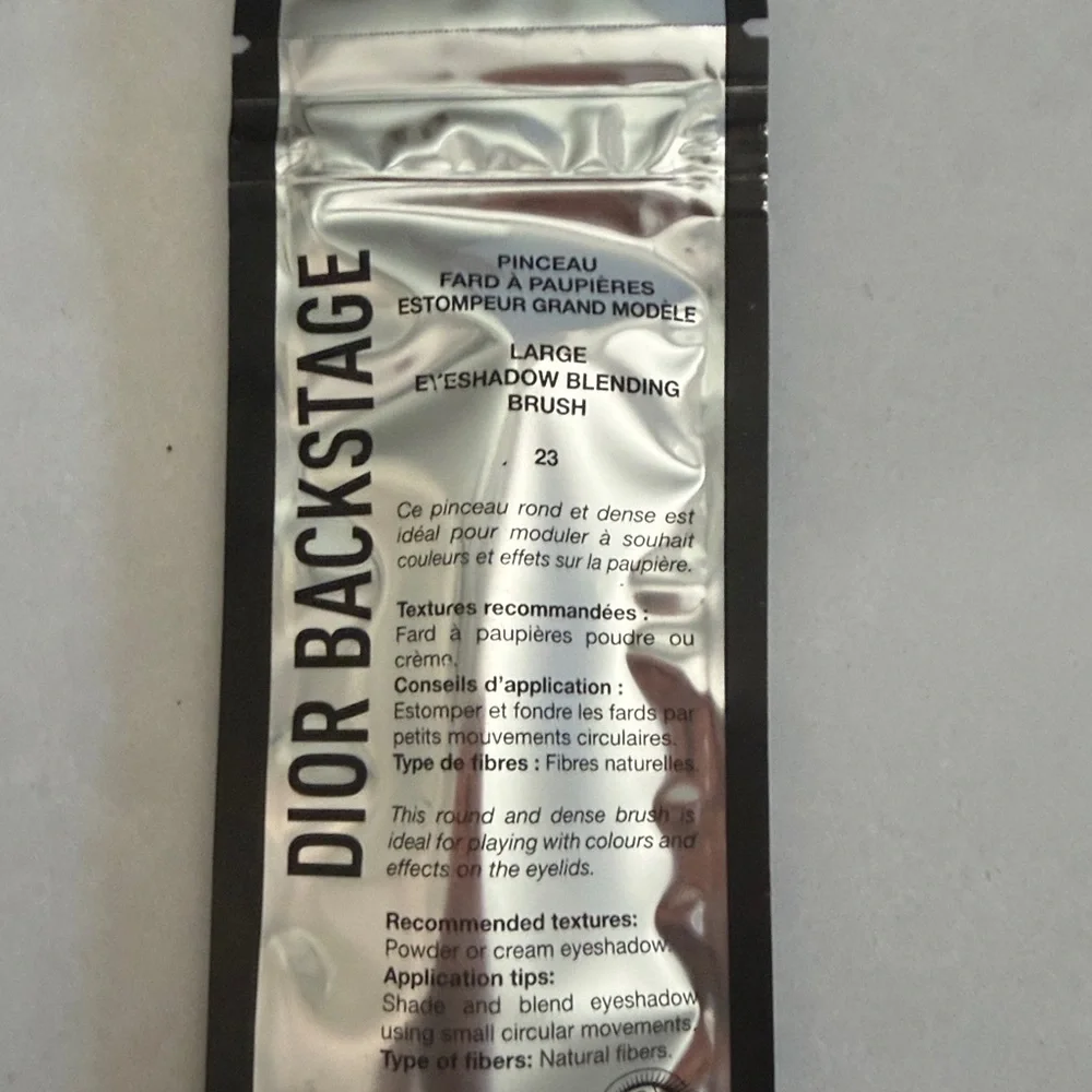 Dior Backstage Eyeshadow Blending brush
#23 - Picture 4 of 4